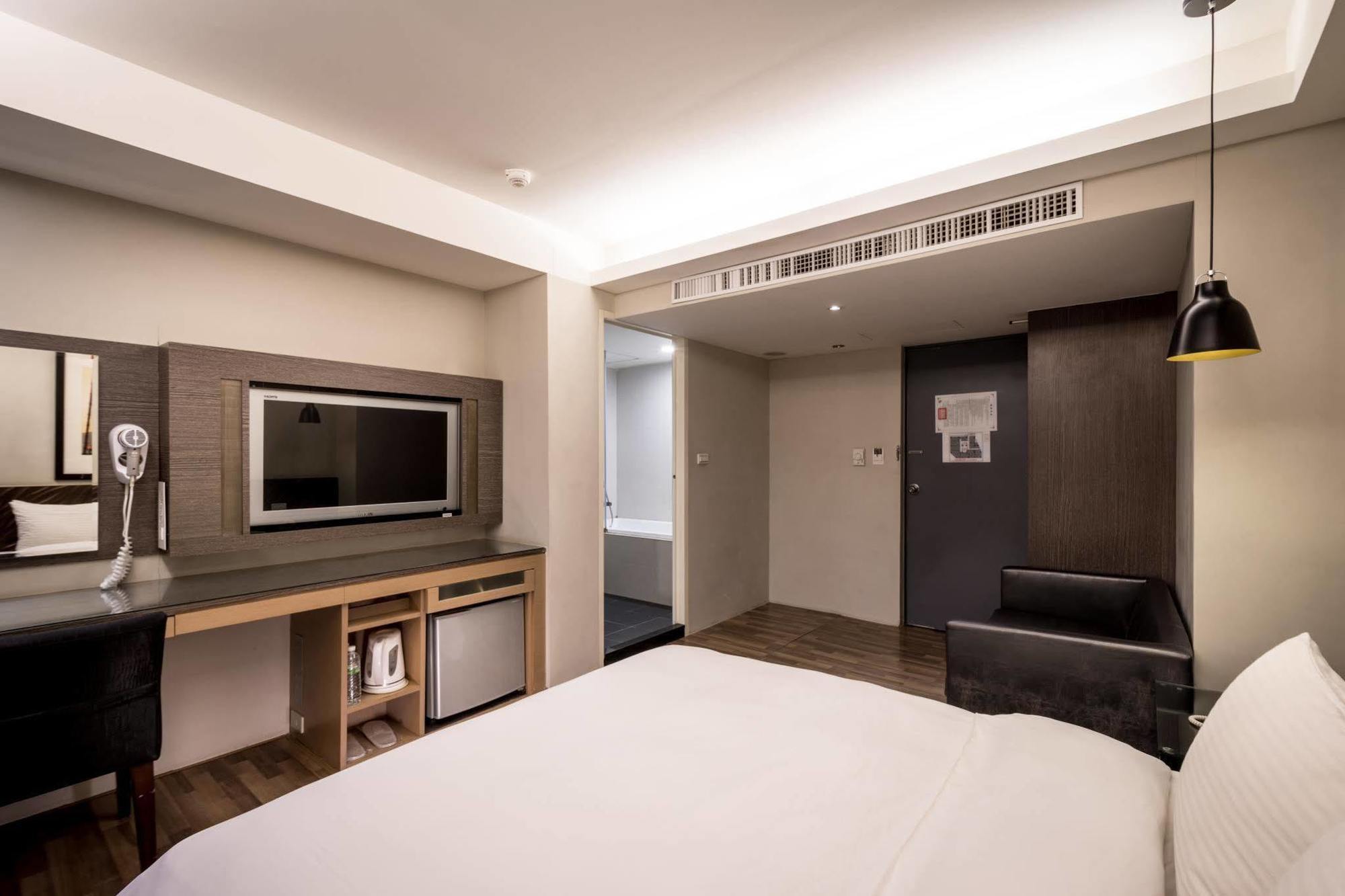 Royal Garden Hotel Тайбэй Экстерьер фото